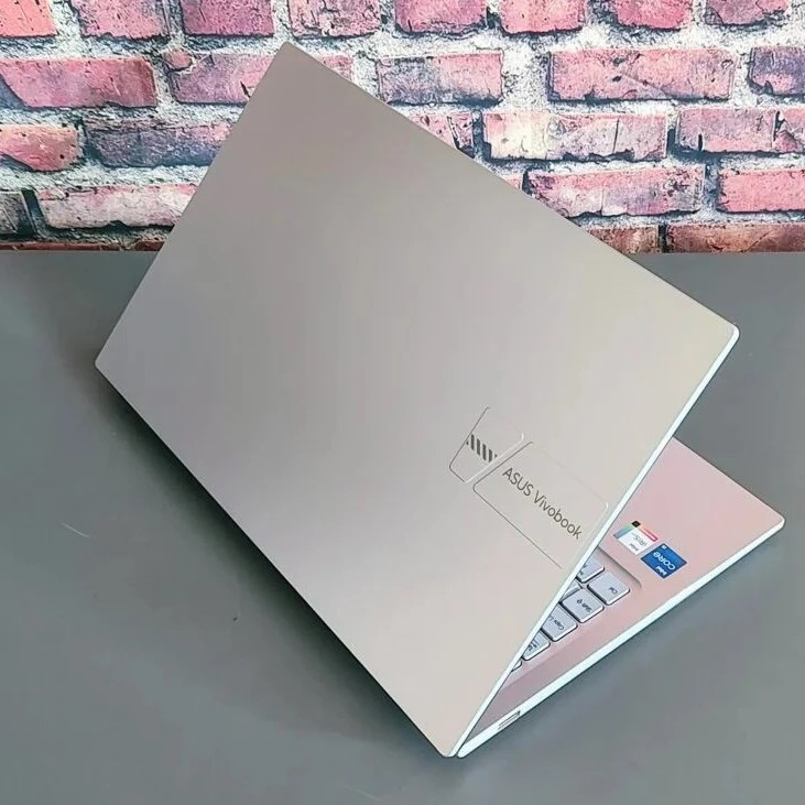محصول نمونه تستی لپ تاپ 15.6 اینچی ایسوس مدل Vivobook 15 X1504VA-Core 7 150U-8GB DDR5 4800MHz-512GB SSD-IPS